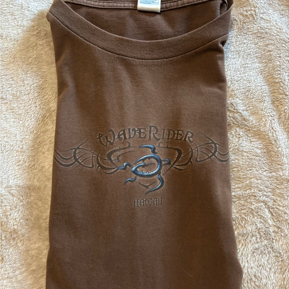 Wave Rider Hawaii Brown Graphic Tee
B6